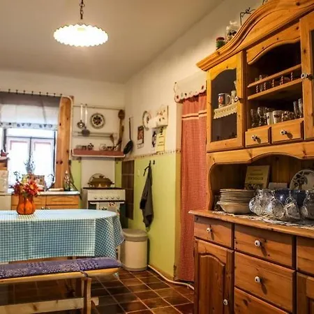 Goerbe Vendeghaz * Тарцаль