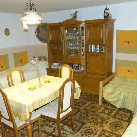 Goerbe Vendeghaz Тарцаль